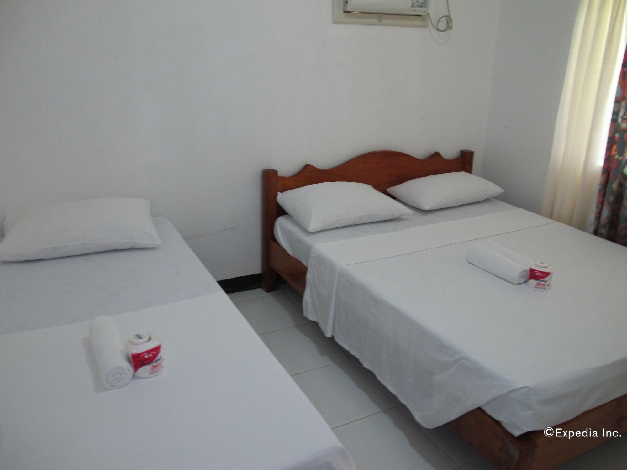 פוארטו גאלרה Seashore Beach Resort מראה חיצוני תמונה