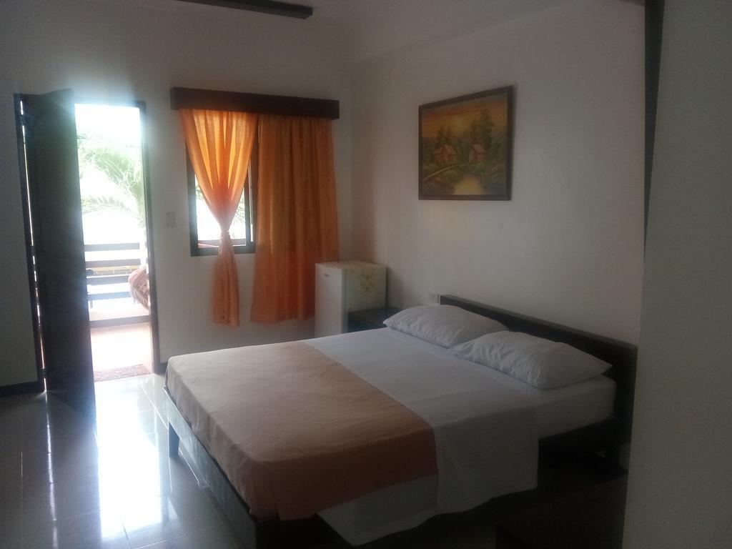 פוארטו גאלרה Seashore Beach Resort מראה חיצוני תמונה