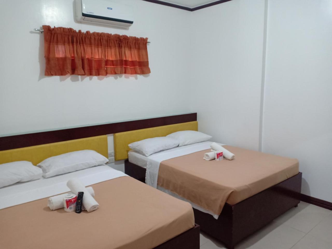 פוארטו גאלרה Seashore Beach Resort מראה חיצוני תמונה